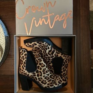 Crown vintage leopard boots